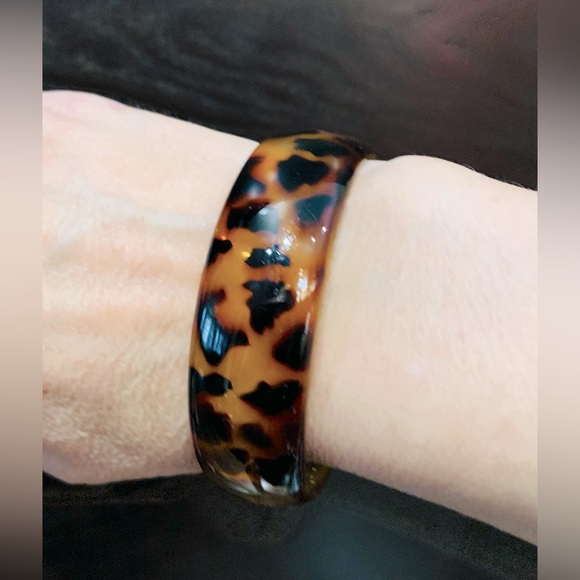 Beautiful tortoise pattern ring bracelet 3 inches wide - Picture 4 of 5